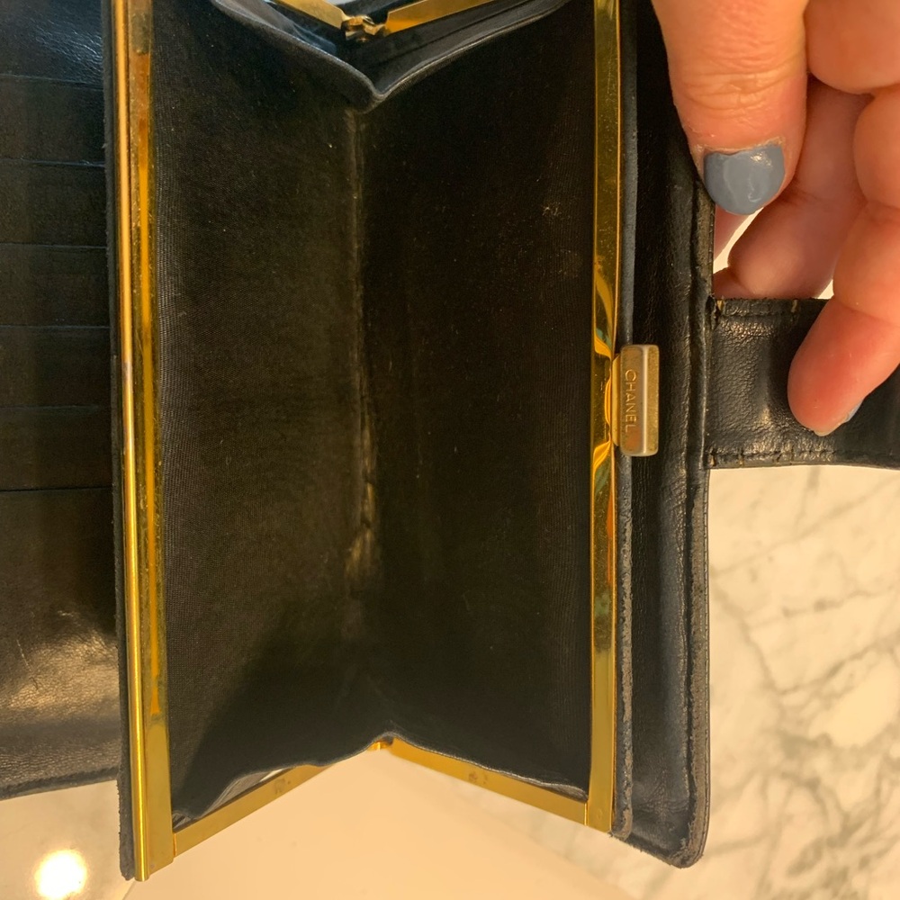 CHANEL Black Textured Wallet - Picture 5 of 7